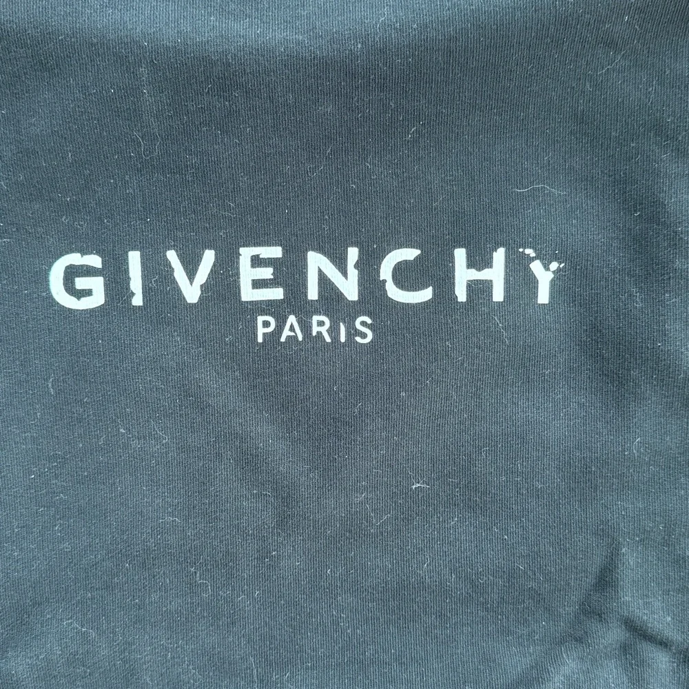 Givenchy Black Logo Cropped Sweatshirt - Picture 2 of 4